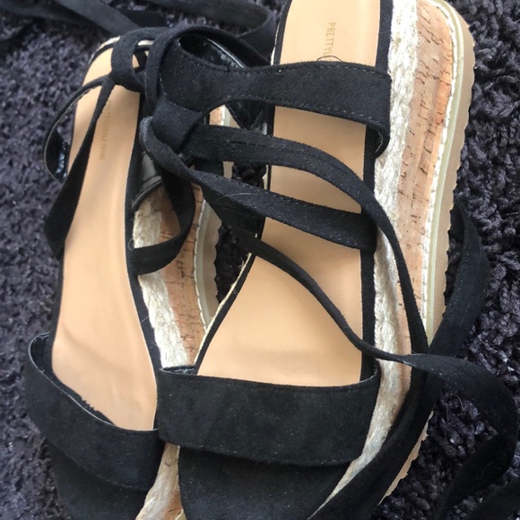 Tie up wedge sandals - Picture 2 of 3